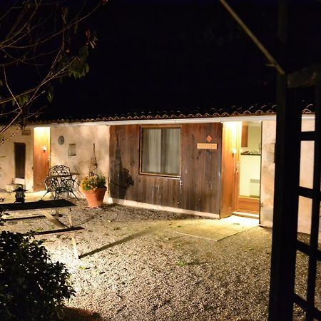 Bed and Breakfast Le Moulin De Lusseau Chef-Boutonne Zimmer foto