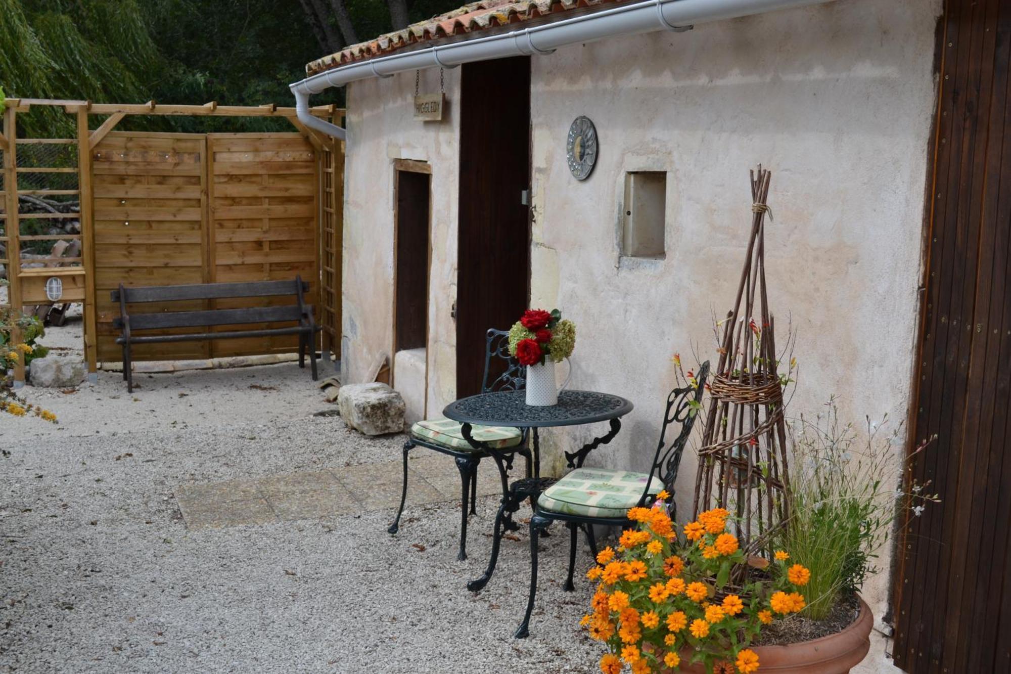 Bed and Breakfast Le Moulin De Lusseau Chef-Boutonne Zimmer foto
