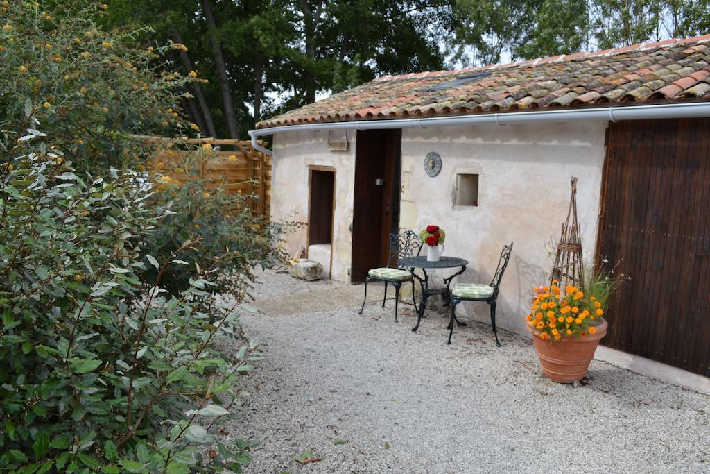 Bed and Breakfast Le Moulin De Lusseau Chef-Boutonne Zimmer foto