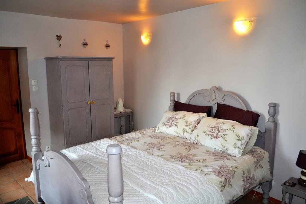 Bed and Breakfast Le Moulin De Lusseau Chef-Boutonne Exterior foto